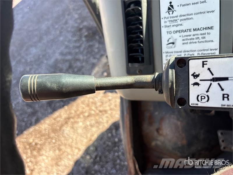 Bobcat Toolcat 4x4 Utility Vehicle Pomoćne mašine
