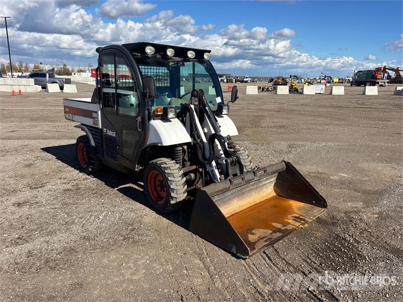 Bobcat Toolcat 4x4 Utility Vehicle Pomoćne mašine