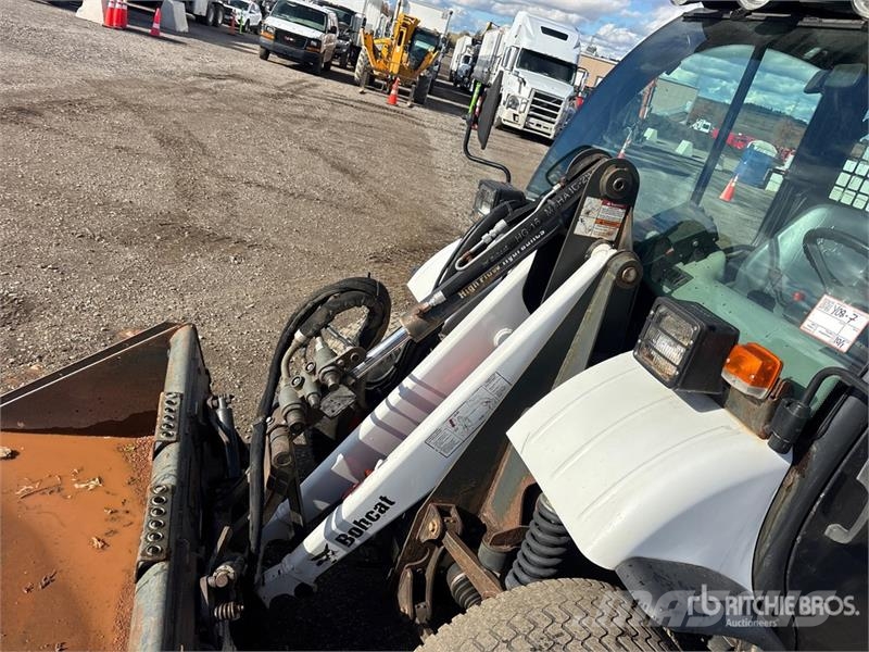 Bobcat Toolcat 4x4 Utility Vehicle Arbeitsfahrzeuge