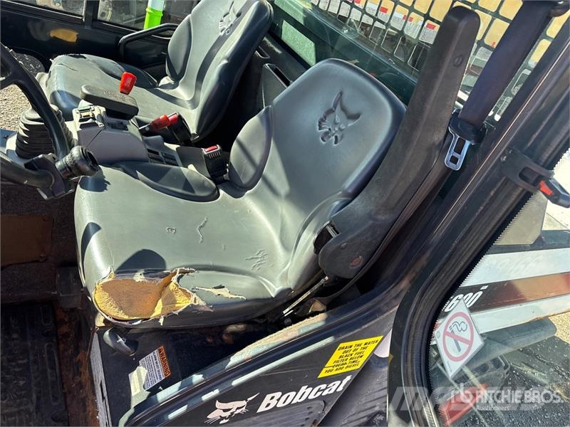 Bobcat Toolcat 4x4 Utility Vehicle Pomoćne mašine