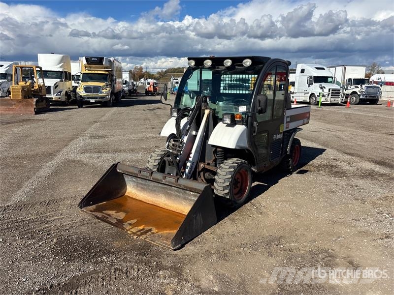 Bobcat Toolcat 4x4 Utility Vehicle Pomoćne mašine