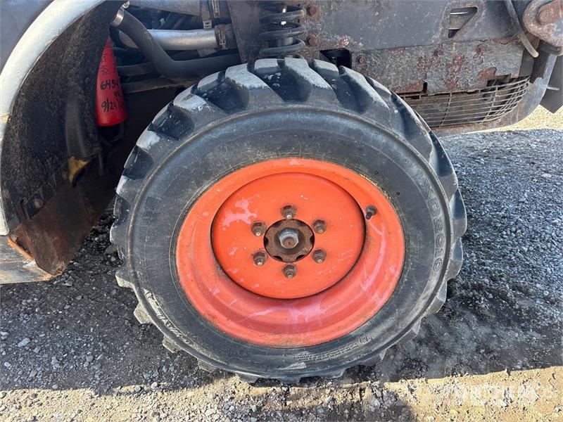 Bobcat Toolcat 4x4 Utility Vehicle Pomoćne mašine