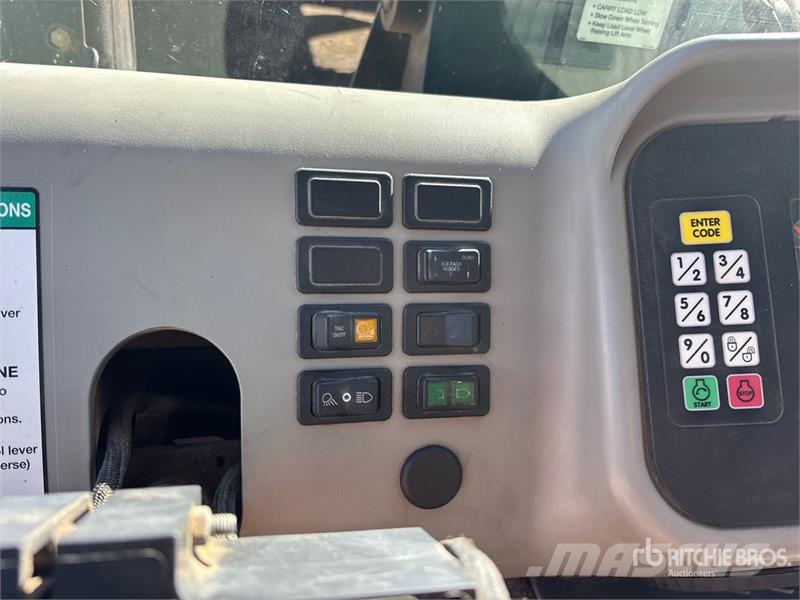 Bobcat Toolcat 4x4 Utility Vehicle Pomoćne mašine