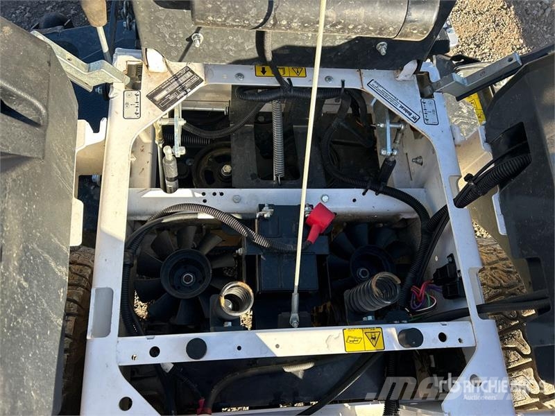 Bobcat ZT3000 Zero-Turn Lawn Mower ركوب الحشائش