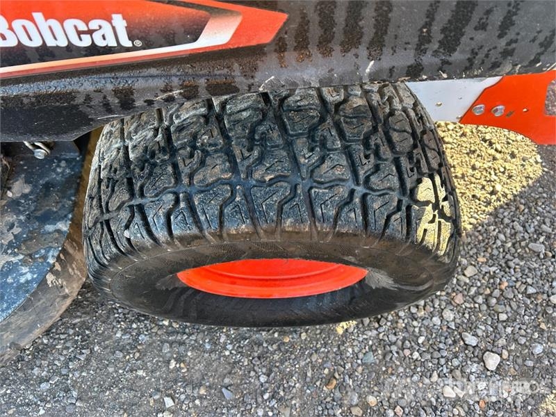 Bobcat ZT3000 Zero-Turn Lawn Mower ركوب الحشائش