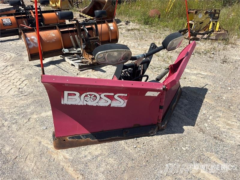 Boss 8 ft 2 in Power-V Snow Plow حراثات ونصول الجليد