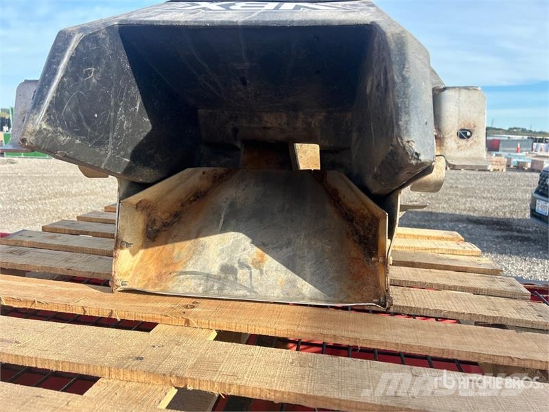 Boss VBX 8000 Salt Spreader - Fits Truck Esparcidoras de arena y sal