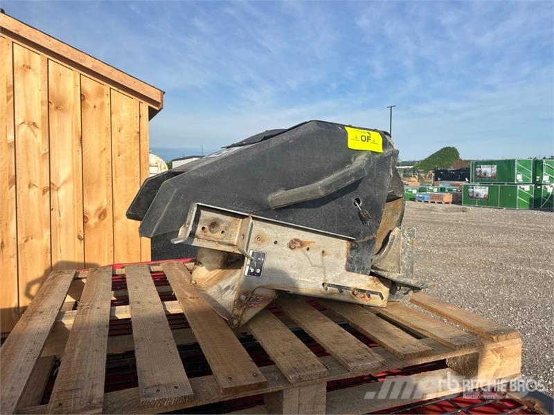Boss VBX 8000 Salt Spreader - Fits Truck Esparcidoras de arena y sal
