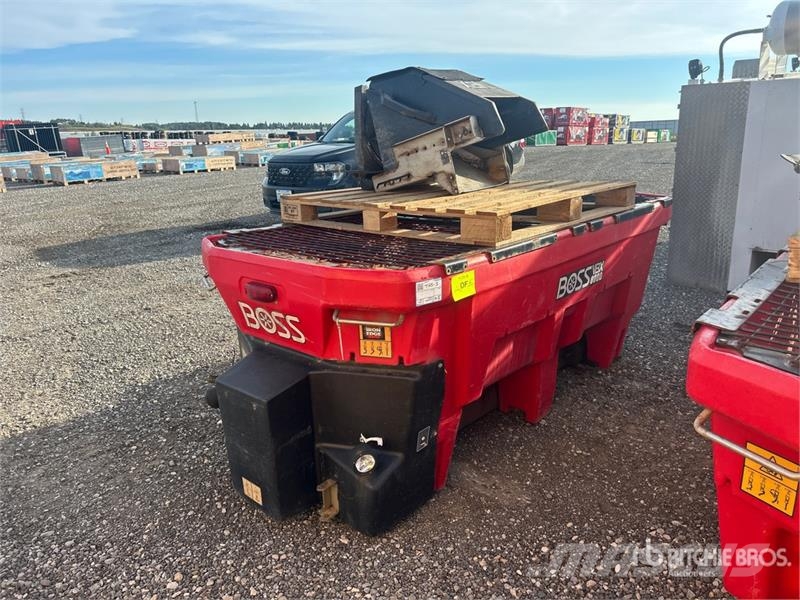 Boss VBX 8000 Salt Spreader - Fits Truck Esparcidoras de arena y sal