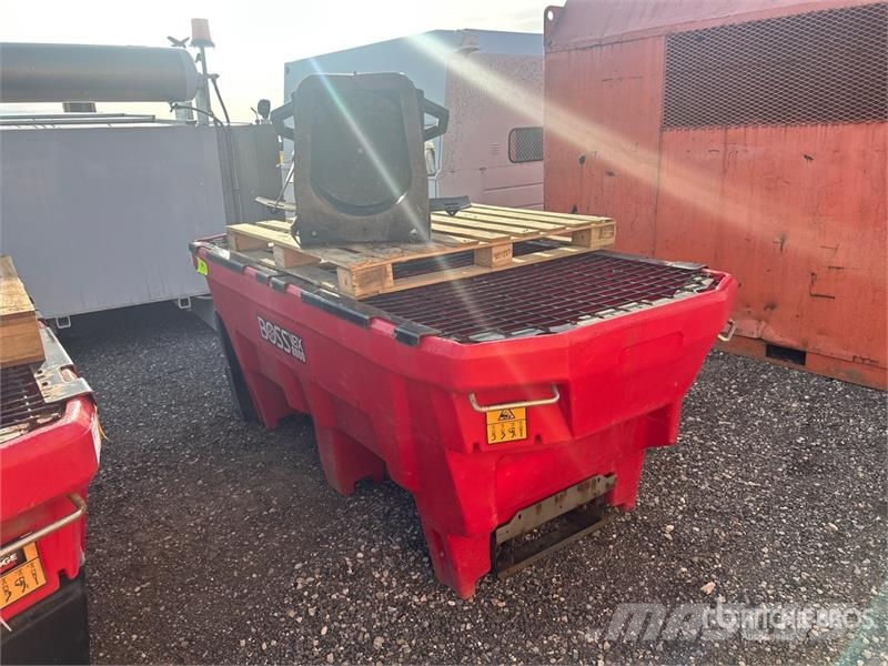 Boss VBX 8000 Salt Spreader Esparcidoras de arena y sal