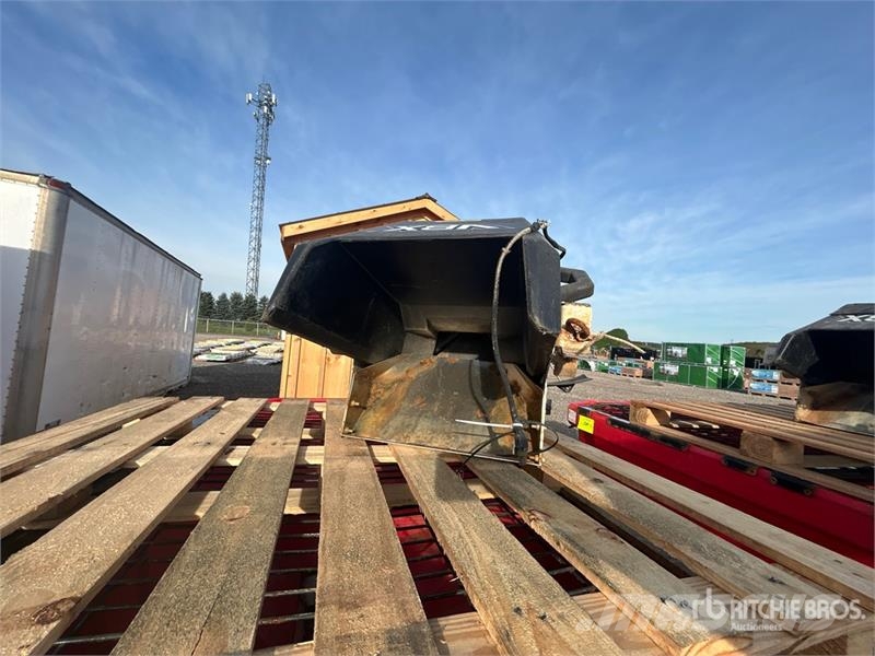 Boss VBX 8000 Salt Spreader Esparcidoras de arena y sal