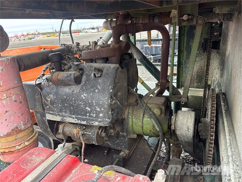 Bowie HYSDR11000TR 11000 gal Hydroseeder Other components