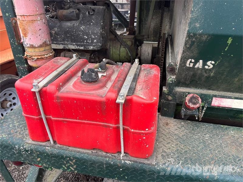 Bowie HYSDR11000TR 11000 gal Hydroseeder Other components
