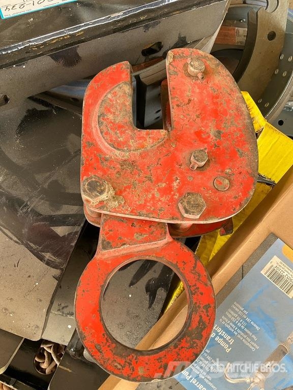 Brake parts, chains, barrel pump Drugi deli