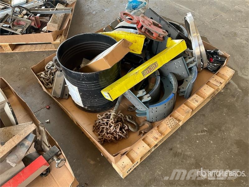 Brake parts, chains, barrel pump Drugi deli