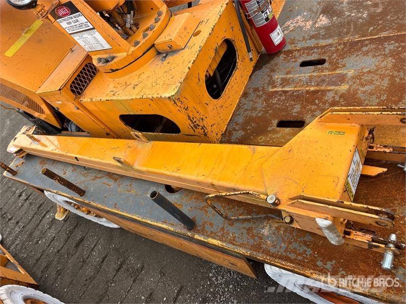 Broderson IC-35-2B 8000 lb 4x2 Carry Deck Crane Другие грузоподъемные машины
