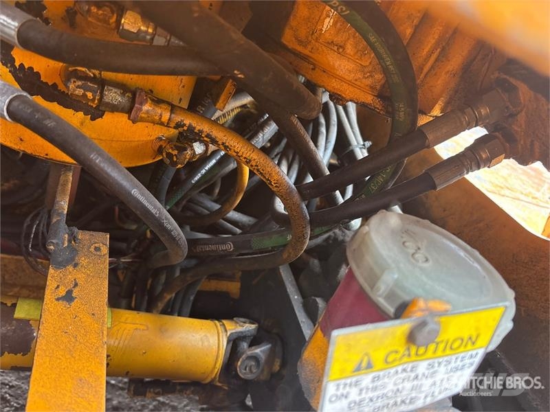 Broderson IC-35-2C 8000 lb 4x2 Carry Deck Crane Other cranes