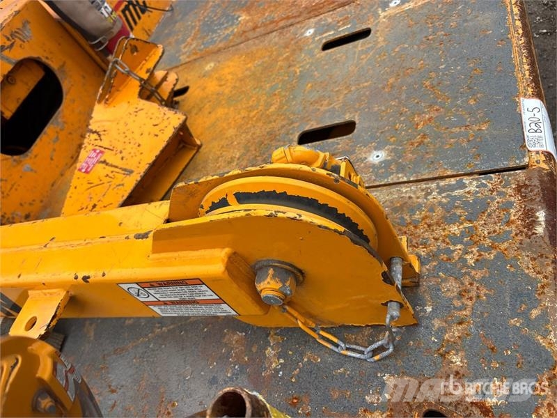 Broderson IC-35-2C 8000 lb 4x2 Carry Deck Crane Other cranes