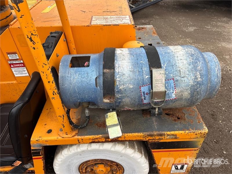 Broderson IC-35-2C 8000 lb 4x2 Carry Deck Crane Other cranes