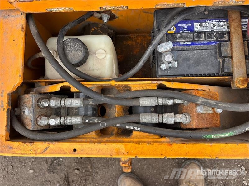 Broderson IC-35-2C 8000 lb 4x2 Carry Deck Crane Other cranes