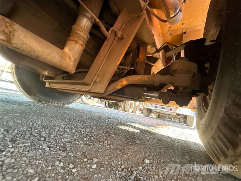 Broderson IC-80-3G 18000 lb 4x4 Carry Deck Crane Otras máquinas de elevación
