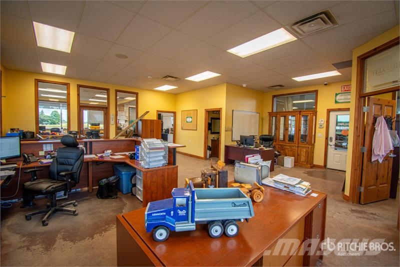 Burgessville, ON 385432 Highway 59 114.28 +/- Acre Kmetijstvo - drugo