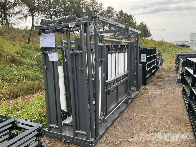  BYT CC003 12 ft 6 in Upgraded Stockman Squeeze Chu ماكينات زراعية - غير ذلك