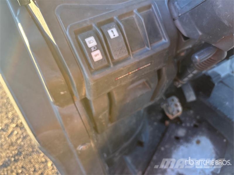 Can-am Defender XT 4x4 Utility Vehicle 다목적 장비