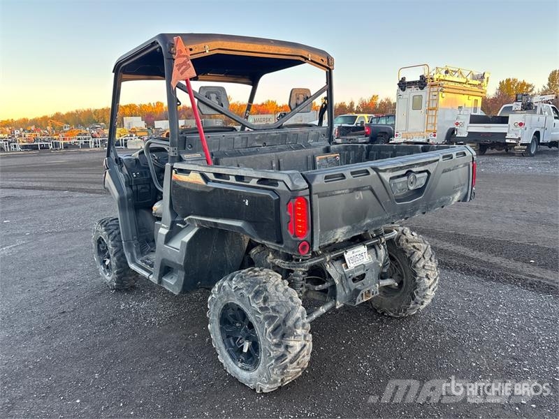 Can-am Defender XT 4x4 Utility Vehicle 다목적 장비