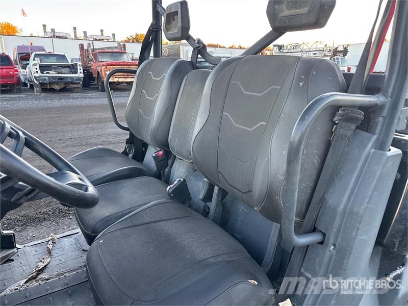 Can-am Defender XT 4x4 Utility Vehicle 다목적 장비