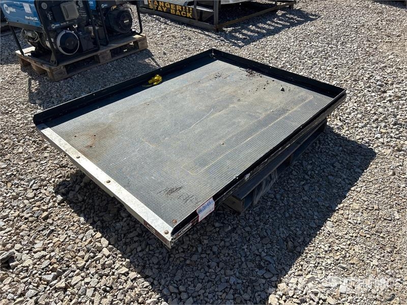 Cargo Glide 64 x 48 in Slide Out Truck Bed Tray Ostale kargo komponente