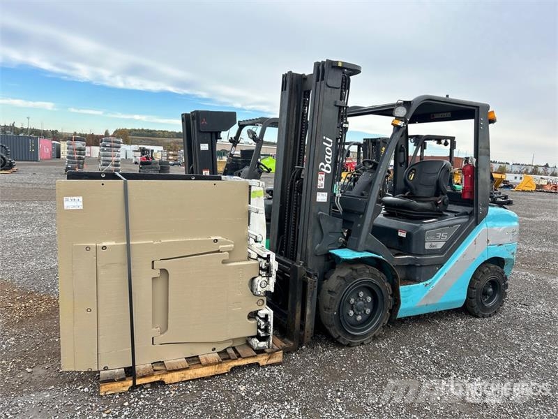 Cascade 48 in 4500 lb Carton clamp Fork Attachment Trukkihaarukat
