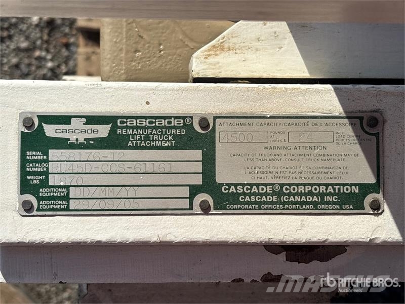 Cascade 48 in 4500 lb Carton clamp Fork Attachment Trukkihaarukat