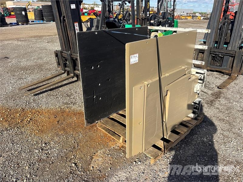 Cascade 48 in 4500 lb Carton clamp Fork Attachment Trukkihaarukat
