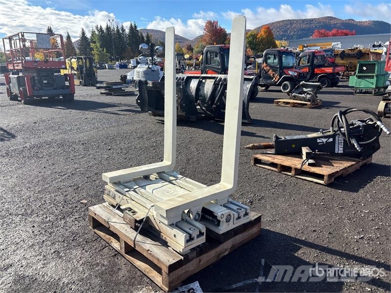 Cascade 50D-CES-13B 46 in Hydraulic Fork Attachment Fourche