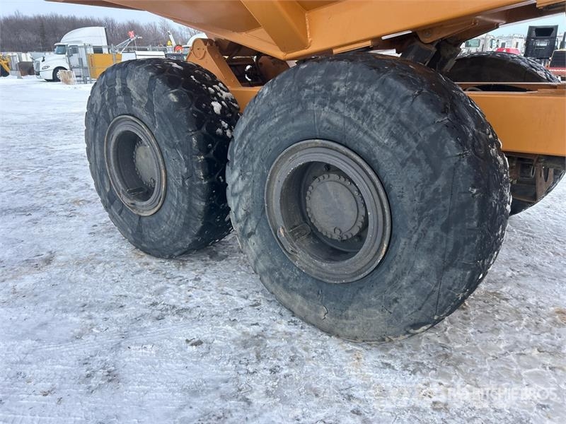 CASE 330 Articulated Haulers