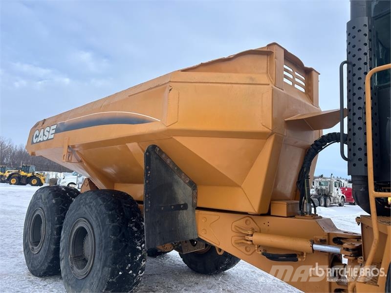 CASE 330 Articulated Haulers
