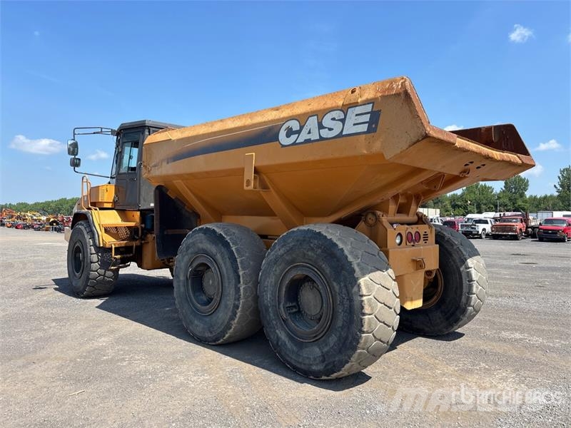CASE 330 Articulated Haulers