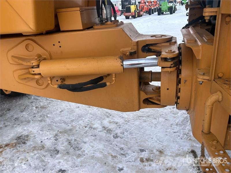 CASE 330 Articulated Haulers