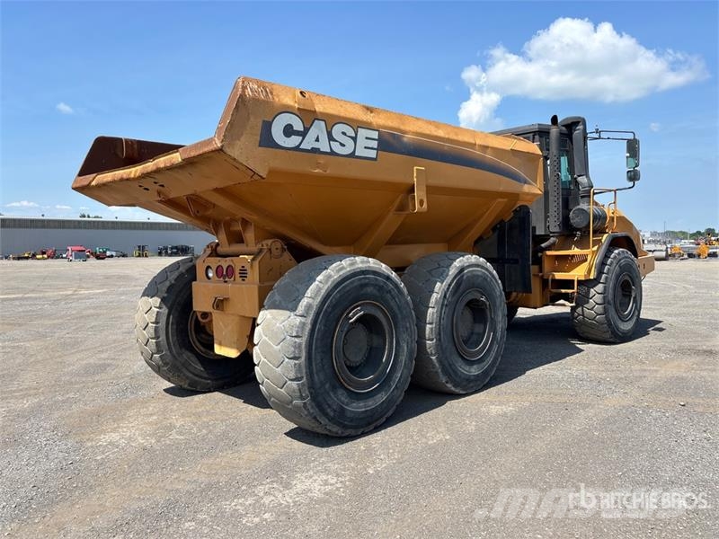 CASE 330 Articulated Haulers