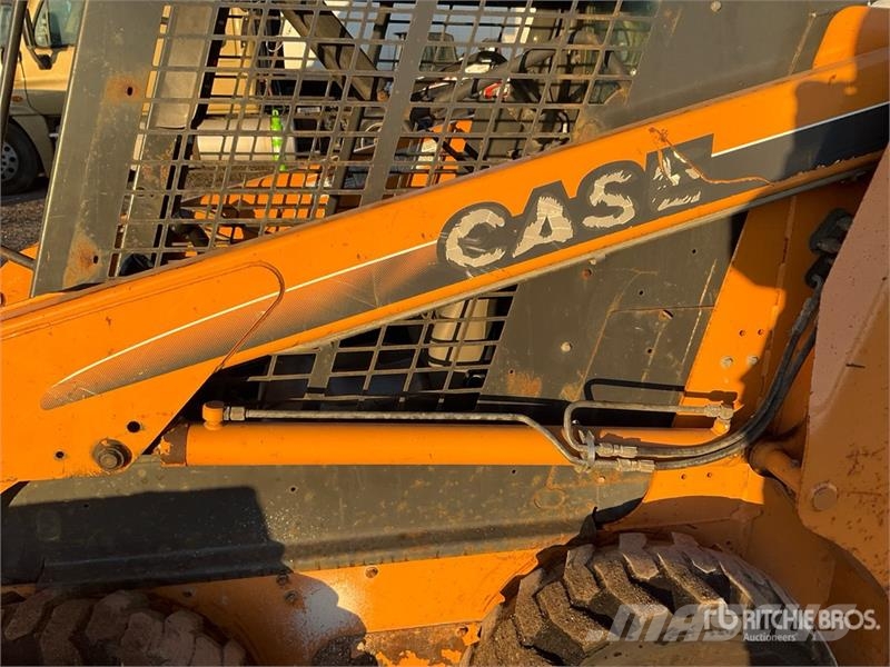 CASE 430 لوادر انزلاقية التوجيه
