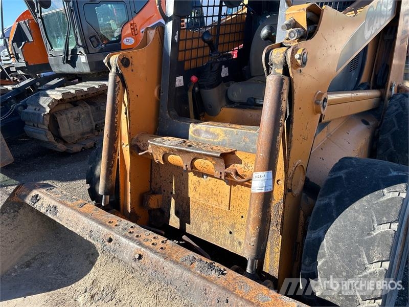 CASE 465 Series 3 Skid Steer Loader Kompaktlastere