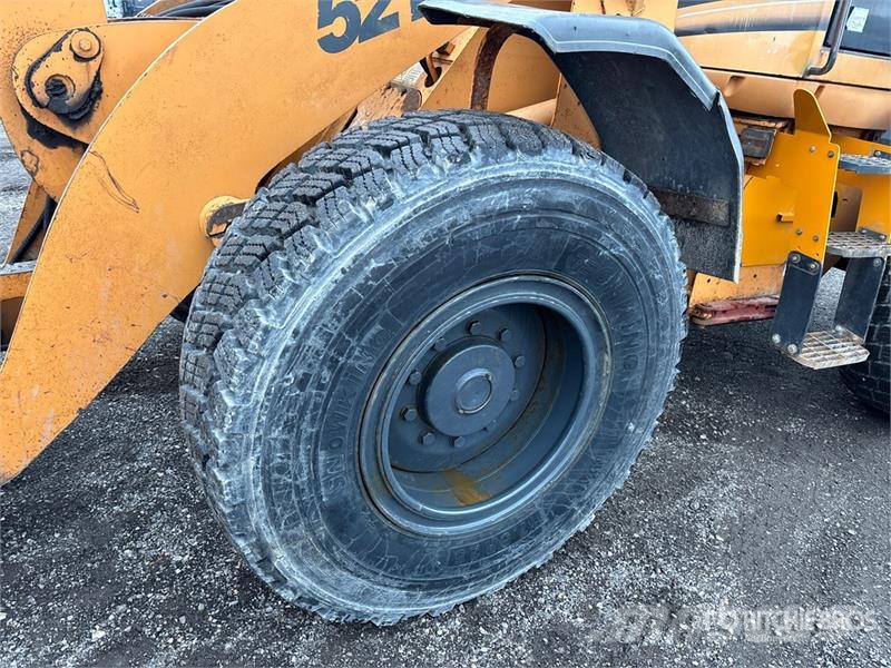 CASE 521D Колесни товарачи