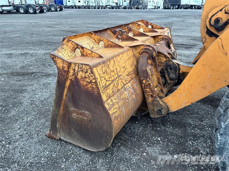 CASE 521D Колесни товарачи