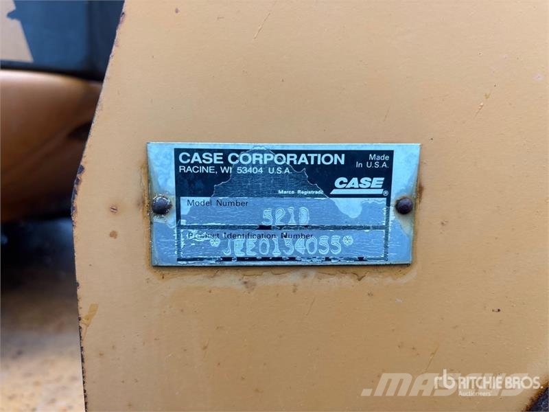 CASE 521D Колесни товарачи