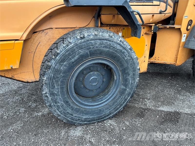 CASE 521D Колесни товарачи