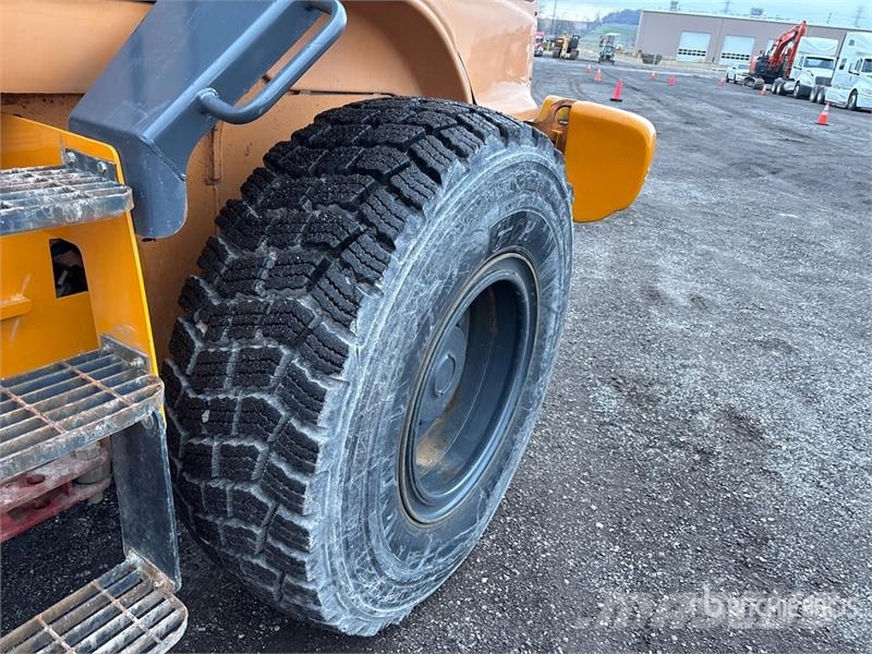 CASE 521D Колесни товарачи