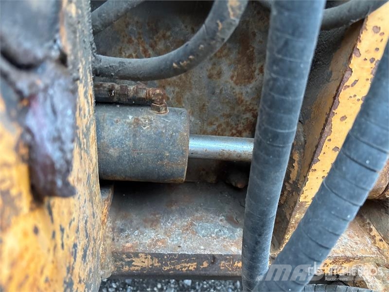 CASE 521D Колесни товарачи