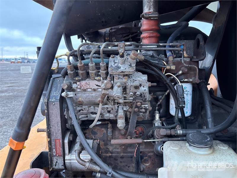 CASE 521D Колесни товарачи