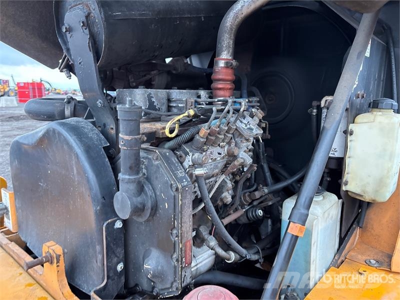 CASE 521D Колесни товарачи